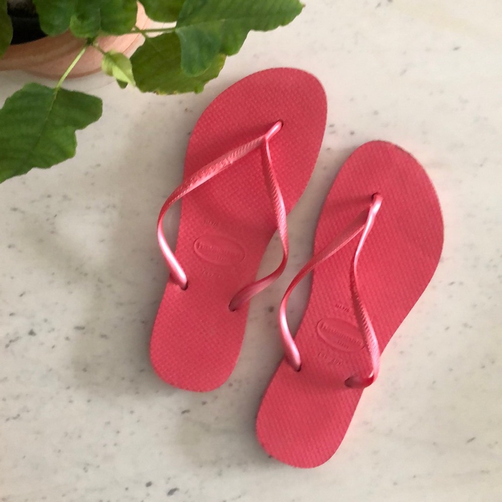🌱 2/$25 🌱 Havaianas Slim Flip Flops in Pink